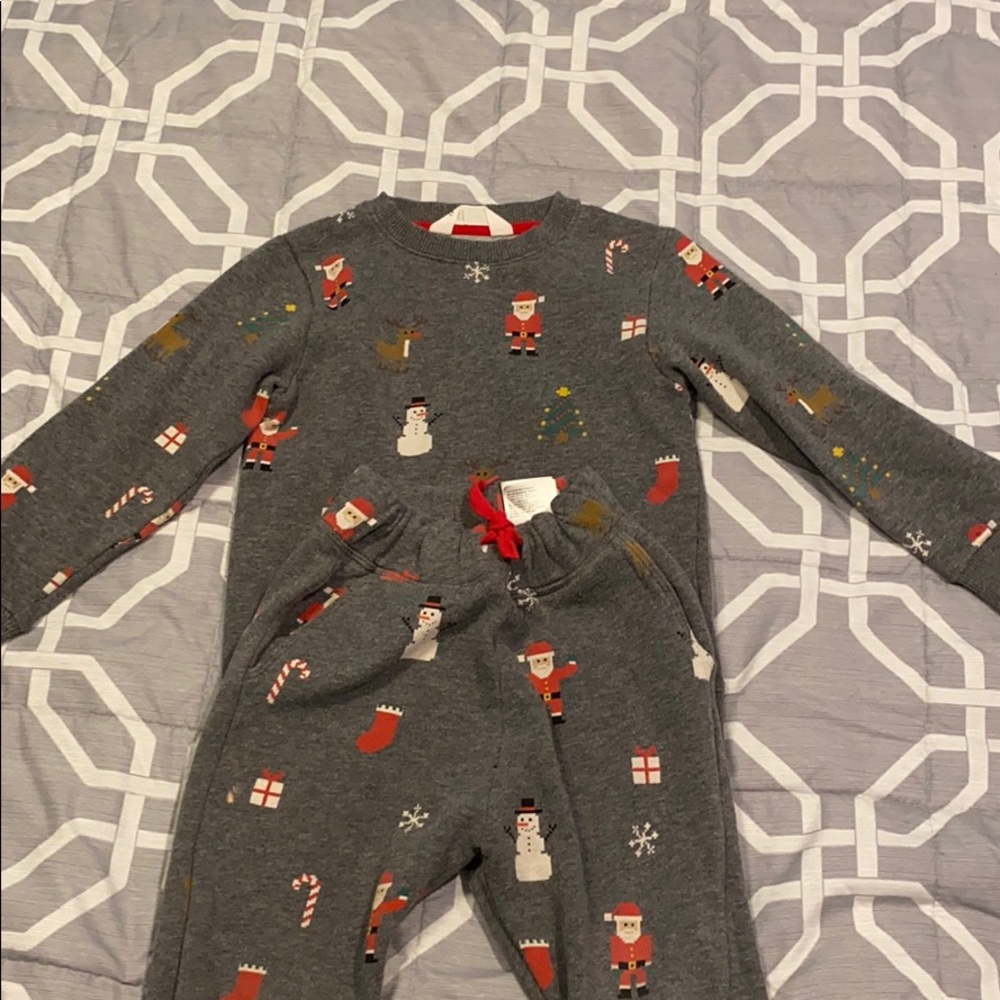Boy H&M Christmas Sweater and Joggers Size 4-6